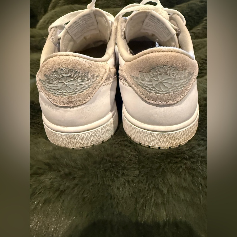 Nike Jordan Low in Neutral Grey - Picture 6 of 9